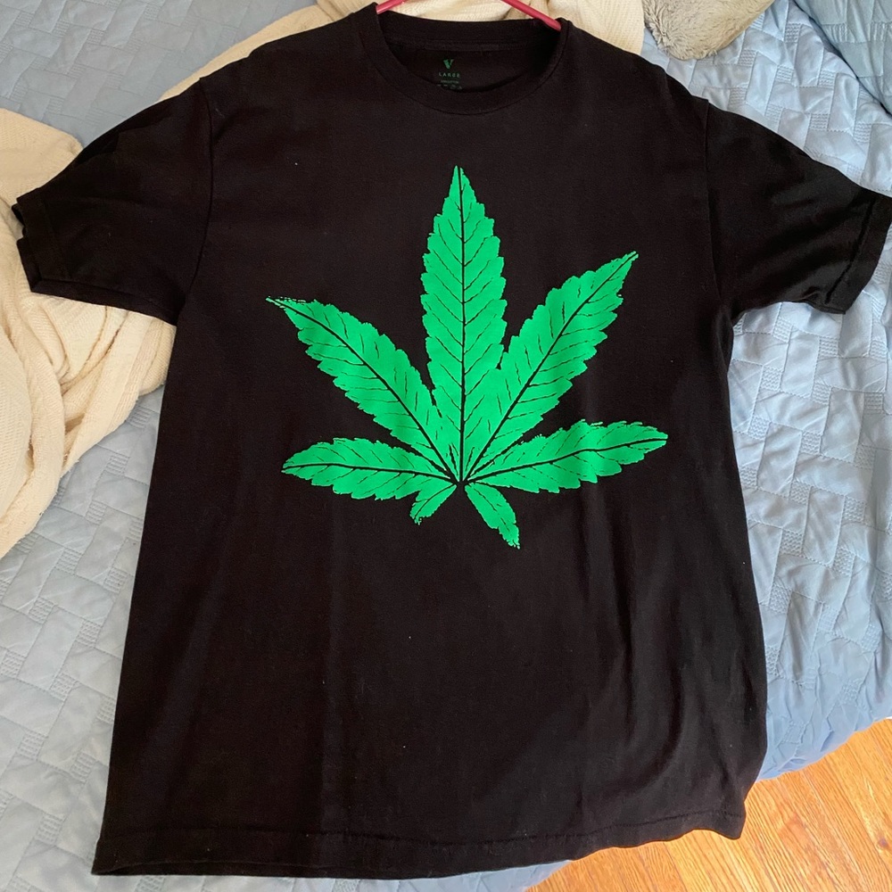 VLONE Weed Leaf Tee